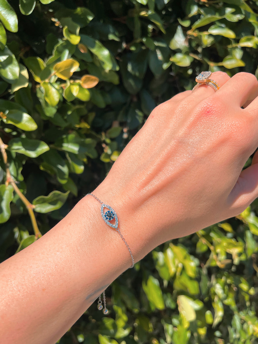 luxe eye bracelet